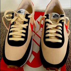 Brand New Never Worn Women’s Nike